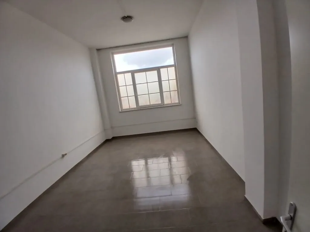 Vielseitig nutzbarer Raum, Büro, Lager im Industriegebiet — photo 1