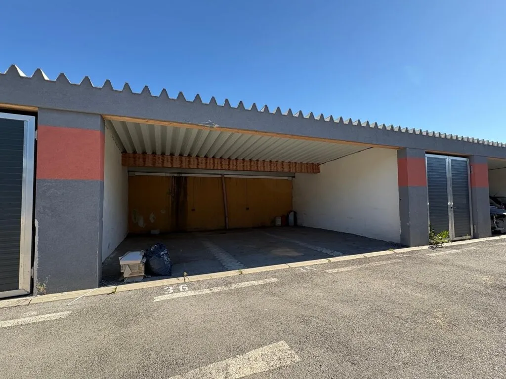 Stellplatz überdacht (Carport) - Auto, Wohnmobil, Anhänger — photo 1