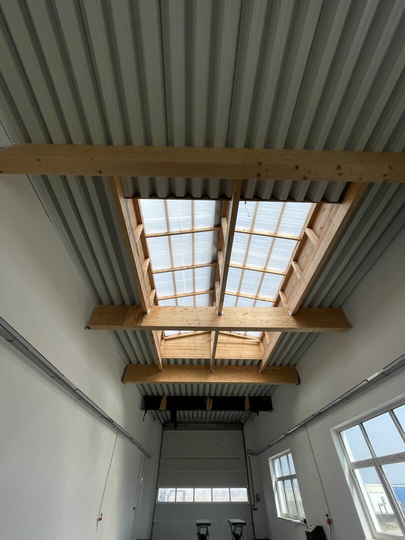 Helle Gewerbe- und Werkstatthalle in Sollenau - mit Hebebühnen, Lkw-Zufahrt und umfangreicher Ausstattung (Halle T3) — photo 8