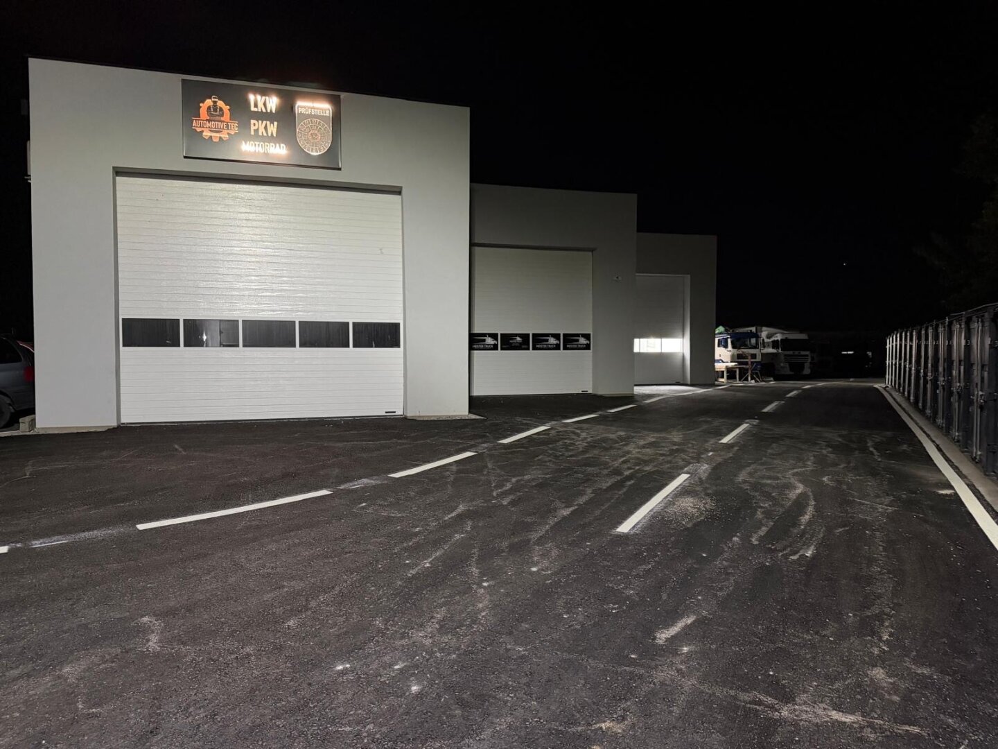 Helle Gewerbe- und Werkstatthalle in Sollenau - mit Hebebühnen, Lkw-Zufahrt und umfangreicher Ausstattung (Halle T3) — photo 5