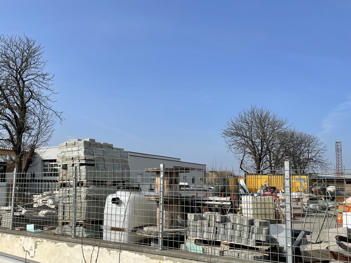 Vielseitig nutzbarer Lager- und Stellplatz ca. 800m² auf Industrieareal zu vermieten — photo 5