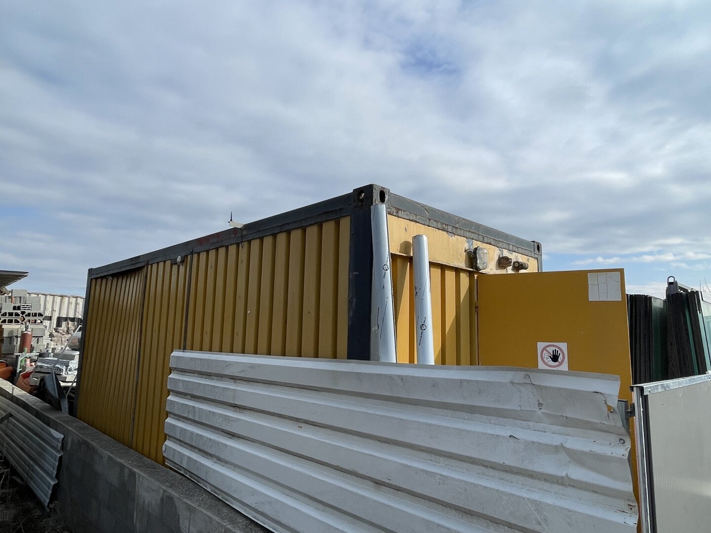 Vielseitig nutzbarer Lager- und Stellplatz ca. 800m² auf Industrieareal zu vermieten — photo 7