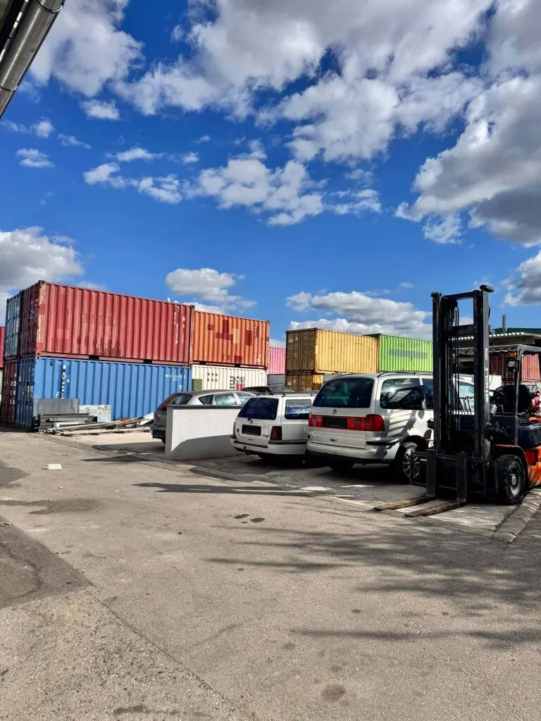 Abstell- und Freiflächen – für PKW, Transporter, Anhänger und Material, 24/7 zugänglich — photo 6