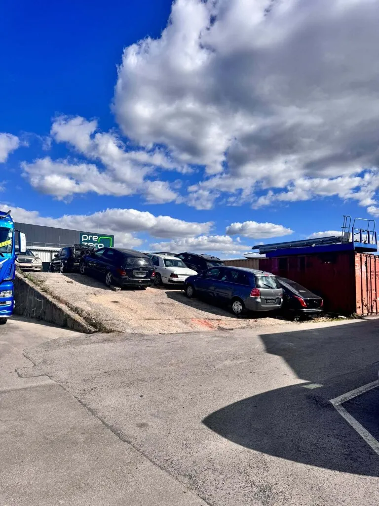 Abstell- und Freiflächen – für PKW, Transporter, Anhänger und Material, 24/7 zugänglich — photo 8